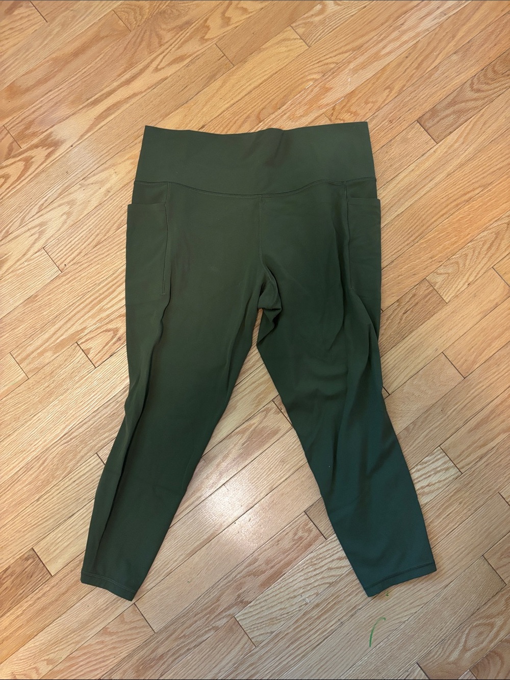 Athleta 7/8 Salutation Stash Pocket Tights